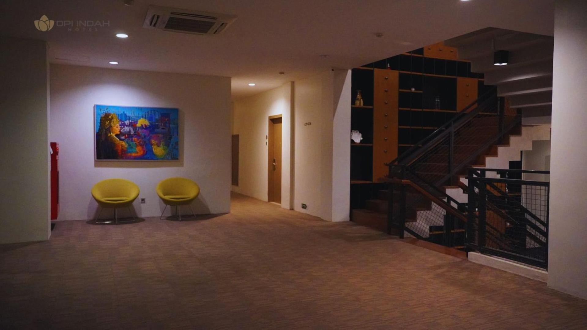 Opi Indah Hotel 3*